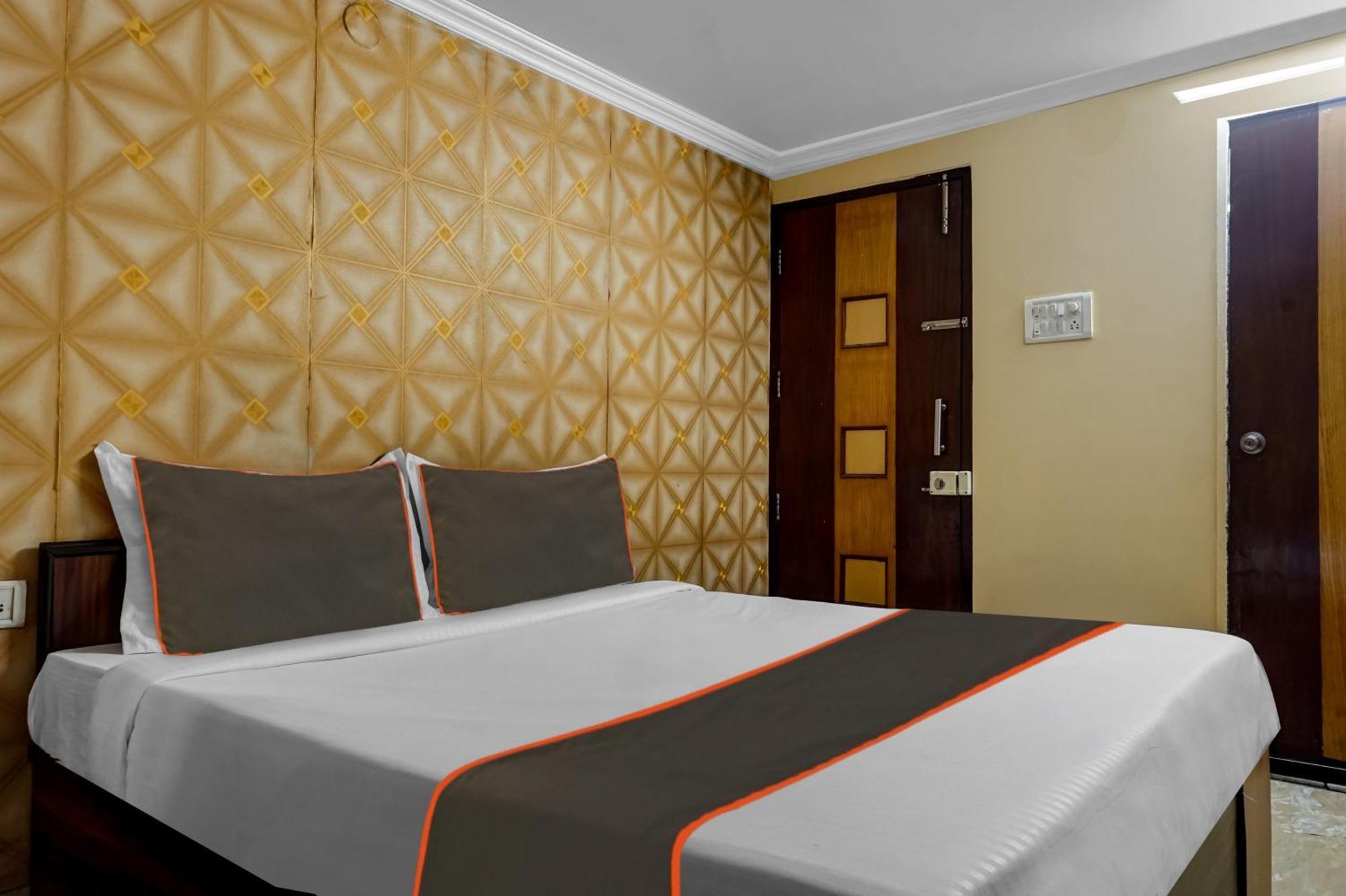 פונה Hotel Galaxy Residency Kalyani Nagar מראה חיצוני תמונה