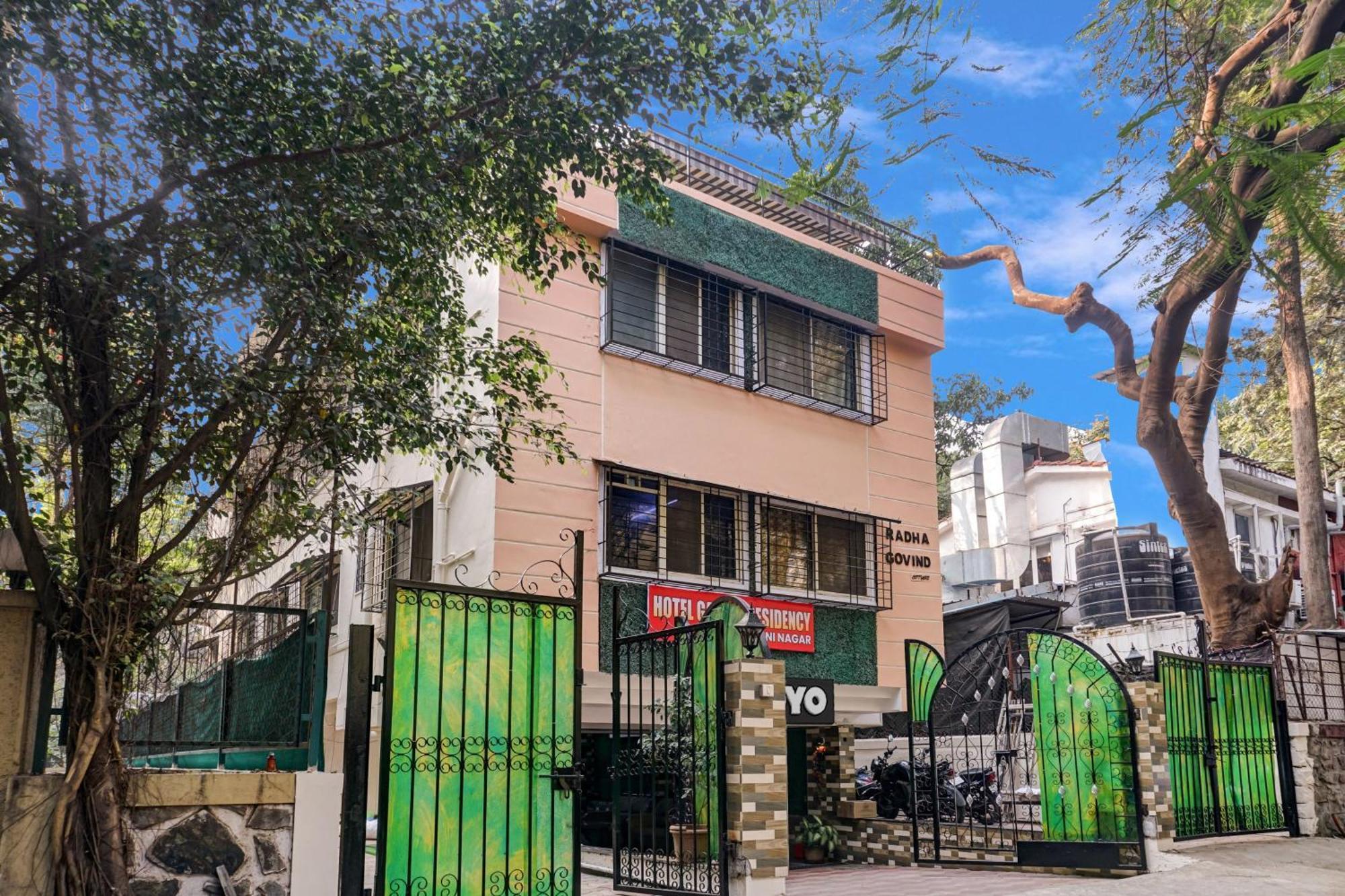 פונה Hotel Galaxy Residency Kalyani Nagar מראה חיצוני תמונה