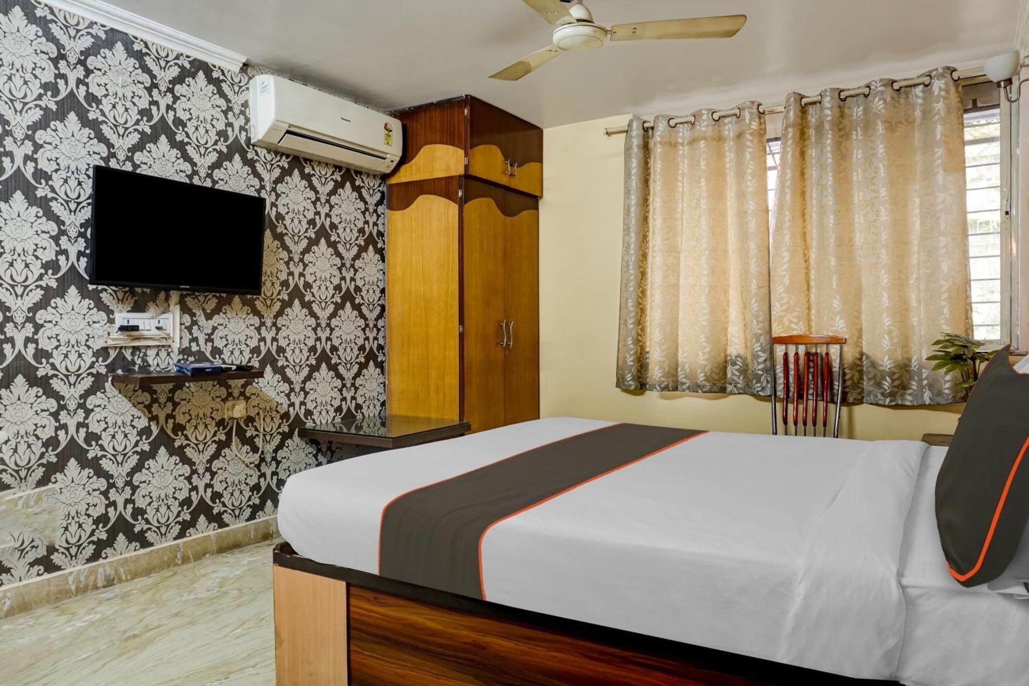 פונה Hotel Galaxy Residency Kalyani Nagar מראה חיצוני תמונה