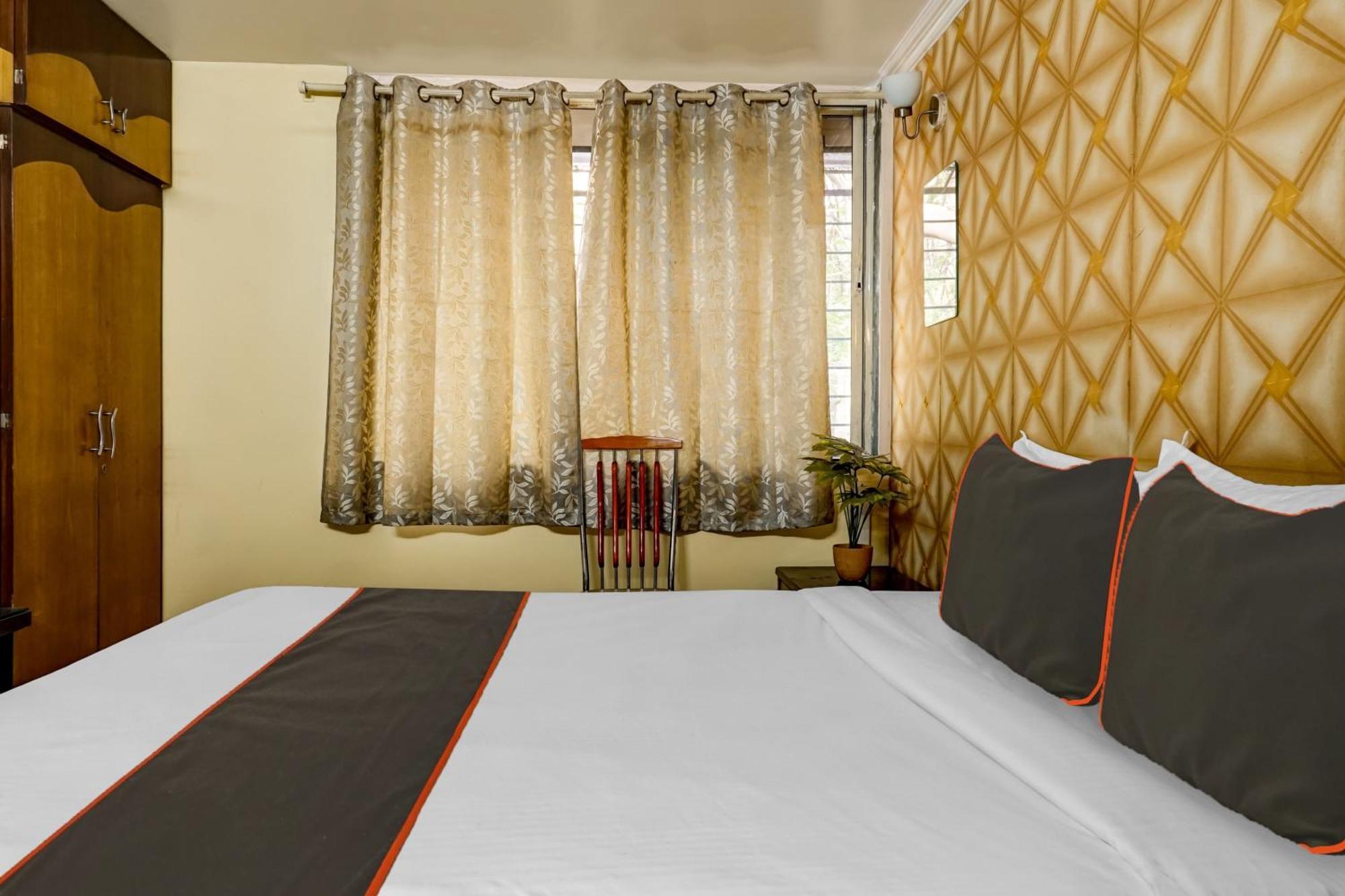 פונה Hotel Galaxy Residency Kalyani Nagar מראה חיצוני תמונה